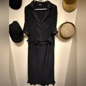 Dressed in LALA black plisse short sleeved skirt set